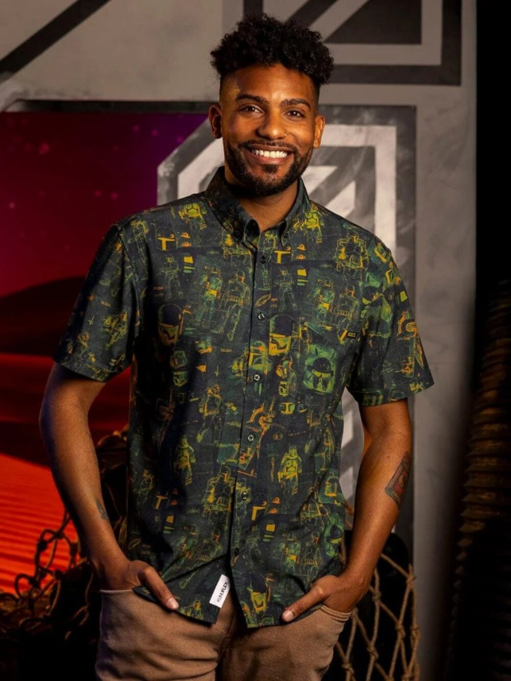 RSVLT XL Star Wars Building a Bounty Hunter KUNUFLEX Short Sleeve Shirt